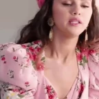 Selena Normal Mit Hall voice changer